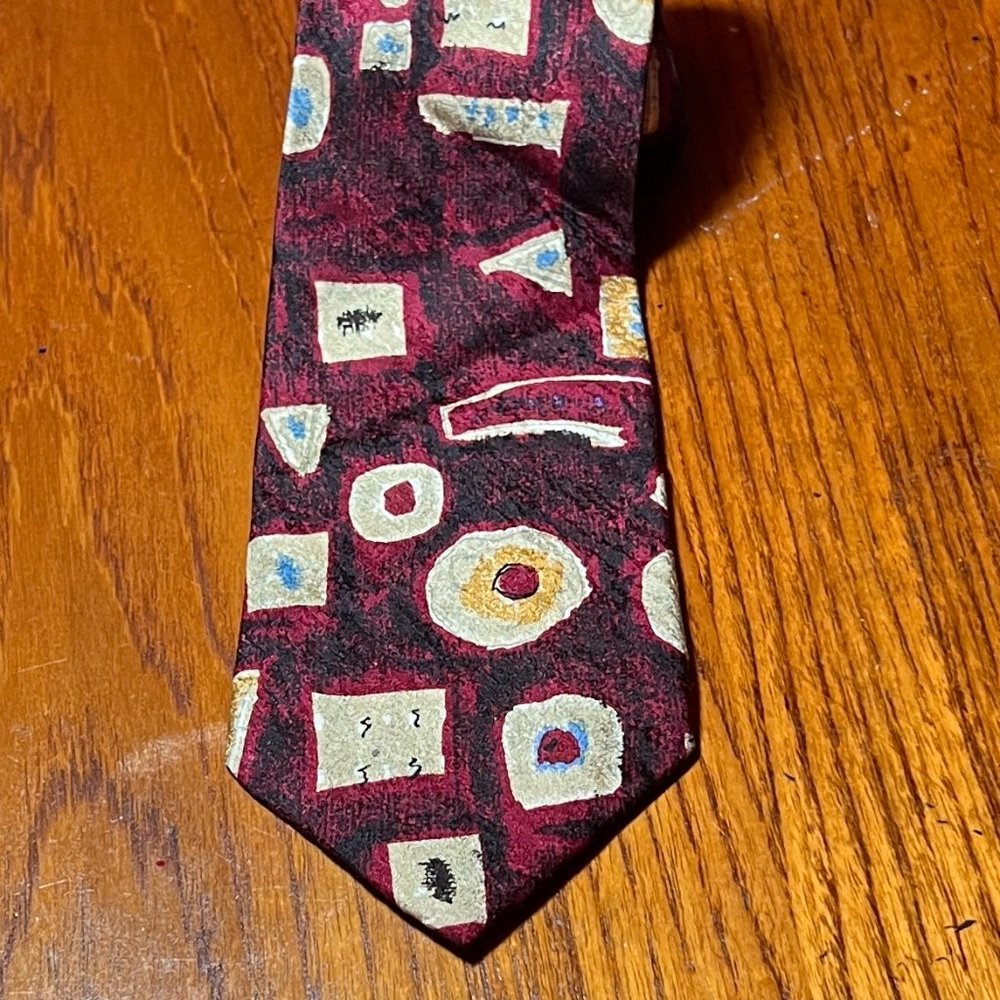 Bolgheri 100% silk necktie.-abstract pattern. Made in Italy.